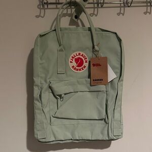 Fjallraven Kånken Light Green Backpack